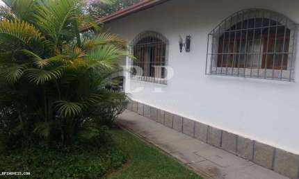 Casa para Venda em Teresópolis, 3 dormitórios, 1 suíte, 2 banheiros, 2 vagas