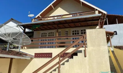 Casa para Venda em Teresópolis, São Pedro, 3 dormitórios, 1 suíte, 2 banheiros, 2 vagas