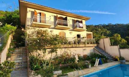 Casa para Venda em Teresópolis, Vale do Paraíso, 3 dormitórios, 1 suíte, 3 banheiros, 2 vagas