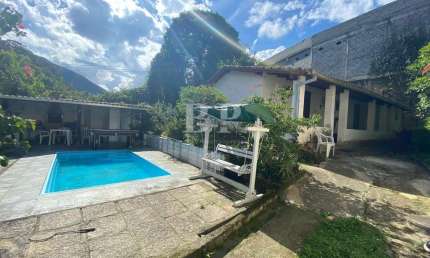 Casa para Venda em Teresópolis, Meudon, 6 dormitórios, 3 suítes, 5 banheiros, 2 vagas