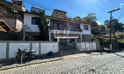 Casa Geminada para Venda em Teresópolis, Granja Guarani, 4 dormitórios, 1 suíte, 2 banheiros, 1 vaga