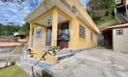 Casa para Venda em Teresópolis, Vila Muqui, 2 dormitórios, 1 suíte, 2 banheiros, 1 vaga