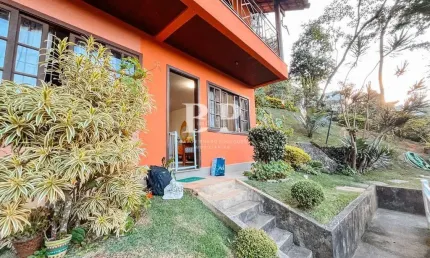 Casa Geminada para Venda em Teresópolis, Iucas, 3 dormitórios, 1 suíte, 3 banheiros, 1 vaga