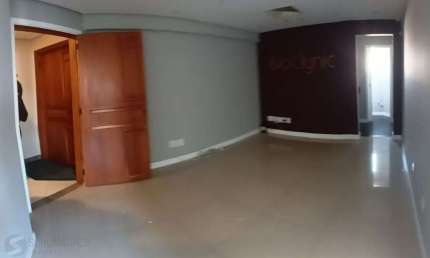 Sala comercial na Padre Chagas, Ed. Windmills Work Center