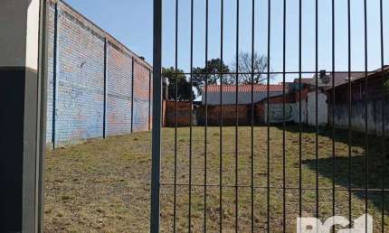 Terreno comercial de 572 m2, medindo 14,30 m de testada x 40 m de profundidade na Av. Boqueirão em Canoas-RS.