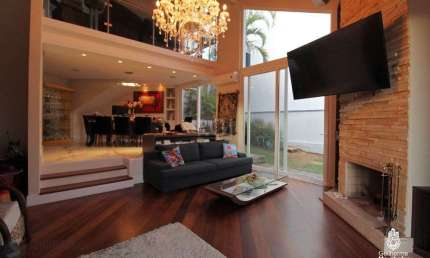 Casa para Venda - 650m², 4 dormitórios, sendo 3 suites, 4 vagas - Chácara das Pedras