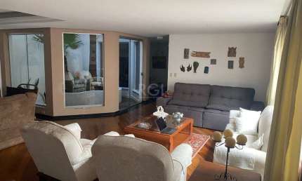 Casa para Venda - 378m², 4 dormitórios, sendo 1 suites, 2 vagas - Chácara das Pedras