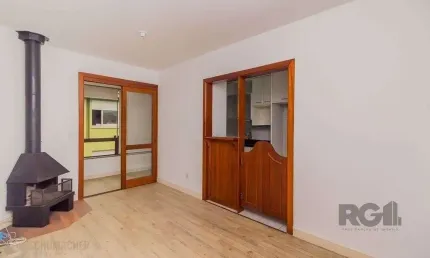 Apartamento 62m² - 2 dormitórios sendo 1 suíte e 1 vaga no bairro tristeza