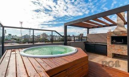 Cobertura com 4 quartos e 197m² à venda em Petrópolis, Porto Alegre.