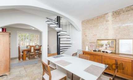 Casa com 4 quartos à venda na Rua Matias José Bins, 498, Três Figueiras, Porto Alegre