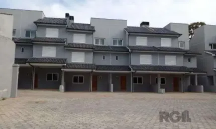 Casa Condominio em Porto Alegre, no bairro Tristeza, com 4 dormitório(s), e 4 banheiros, à venda.