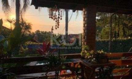 Casa para Venda - 191.25m², 3 dormitórios, sendo 2 suites, 3 vagas - Lomba Grande