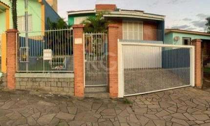 Casa para Venda - 230m², 4 dormitórios, sendo 1 suites, 4 vagas - Krahe