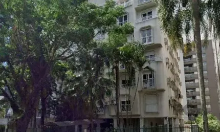 Excelente apartamento de 148m² com 3 dormitórios sendo 1 suíte e 2 vagas.