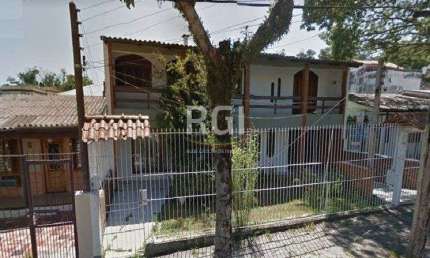 Casa para Venda - 300m², 4 dormitórios, 4 vagas - Nonoai