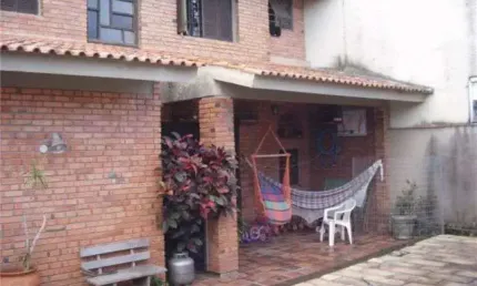 Casa para Venda - 238m², 4 dormitórios, sendo 1 suites, 2 vagas - Medianeira