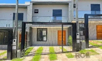 Casa Condominio em Porto Alegre, no bairro Tristeza, com 3 dormitório(s), e 3 banheiros, à venda.