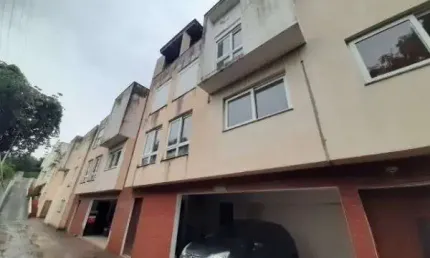 Casa Condominio em Porto Alegre, no bairro Ipanema, com 3 dormitório(s), e 3 banheiros, à venda.