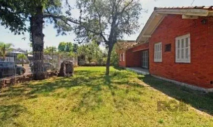 Casa em porto alegre, no bairro ipanema, com 6 dormitório(s), à venda.