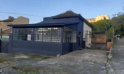 Terreno em Porto Alegre, no bairro Tristeza, à venda.
