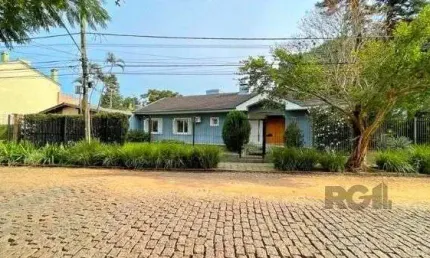 Casa em porto alegre, no bairro ipanema, e 0 banheiros, à venda.
