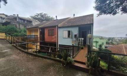 Casa Condominio em Porto Alegre, no bairro Espírito Santo, com 3 dormitório(s), e 3 banheiros, à venda.
