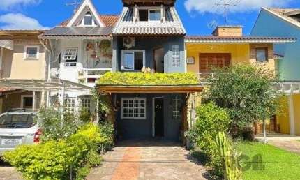 Casa Condominio em Porto Alegre, no bairro Cavalhada, com 3 dormitório(s), e 3 banheiros, à venda.