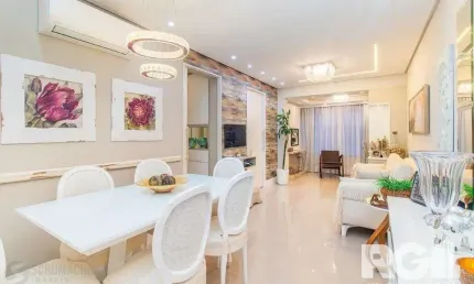 Apartamento Semimobiliado com 2 Quartos, vaga de garagem e elevador - Passo da Areia
