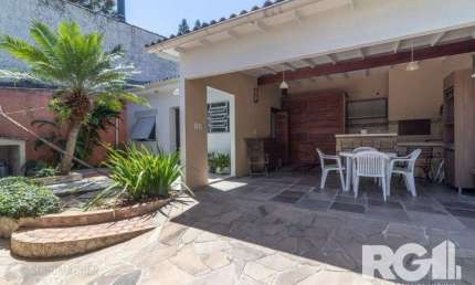 Casa com 3 quartos à venda na Rua Gaston Englert, 547, Vila Ipiranga, Porto Alegre