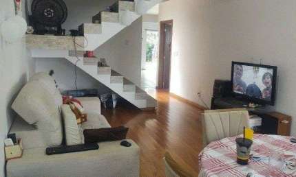 Excelente casa, 2 quartos, ampla com 120m² de área privativa e 296,30m² de área total no Passo das Pedras