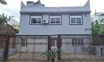 Casa com 3 quartos à venda na Avenida José Gertum, 601, Chácara das Pedras, Porto Alegre