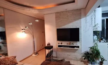 Apartamento de quatro dormitórios e uma vaga de garagem no bairro Bom Fim em Porto Alegre.