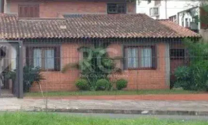 Casa para Venda - 220m², 3 dormitórios, sendo 1 suites, 2 vagas - Jardim Itu
