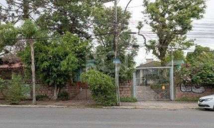Casa para Venda - 200.81m², 4 dormitórios, sendo 1 suites, 5 vagas - Tristeza