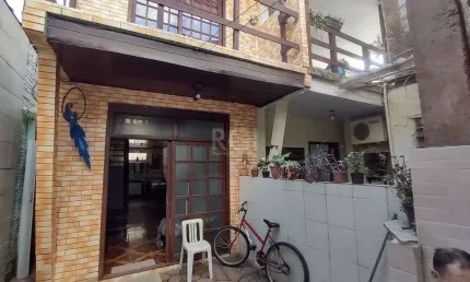Casa com 6 quartos à venda na Avenida Eduardo Prado, 1874, Cavalhada, Porto Alegre