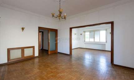 Apartamento para Venda - 238m², 3 dormitórios, sendo 1 suites, 1 vaga - Floresta