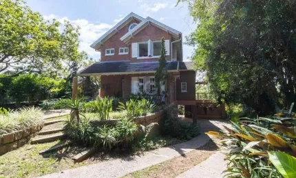 Casa para Venda - 352.19m², 4 dormitórios, sendo 1 suites, 4 vagas - Belém Novo