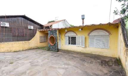Casa com 3 quartos à venda na Estrada Aracaju, 135, Vila Nova, Porto Alegre