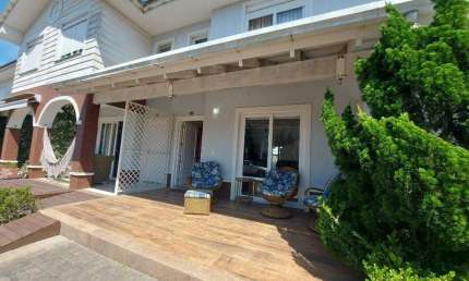 Casa em Condomínio Fechado com 3 quartos e 150m² privativos