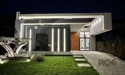 Casa térrea no Condomínio Velas da Marina com 4 suítes, piscina e 243m² privativos