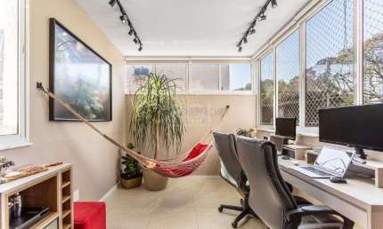 Apartamento para Venda - 75m², 3 dormitórios, sendo 1 suites, 1 vaga - Petrópolis