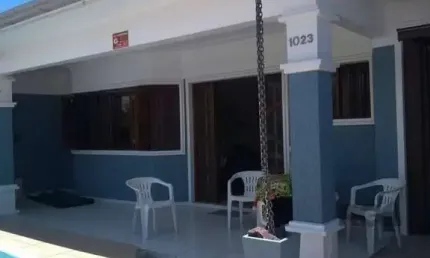 Casa 3 dormitórios + piscina + 4Vagas garagem + 2 quadras mar