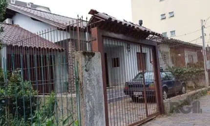 Casa com 3 quartos à venda na Rua Veríssimo Rosa, 849, Jardim Botânico, Porto Alegre