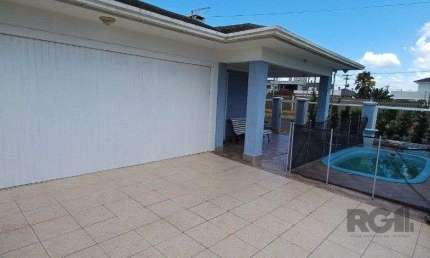 Ótima casa com 4 dormitórios na Praia de Atlântida Sul (Osório-RS)