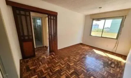 Apartamento no Passo D&amp;#39;areia de 2 dormitórios e vaga desocupado