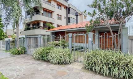CASA CHACARA DAS PEDRAS 207 METROS , COMPLETAMENTE REFORMADA