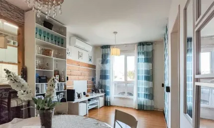 Apartamento para Venda - 79.47m², 3 dormitórios, 1 vaga - Medianeira, Porto Alegre