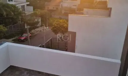Casa com 3 quartos à venda na Rua Cônego Aleixo, 139, Guarujá, Porto Alegre