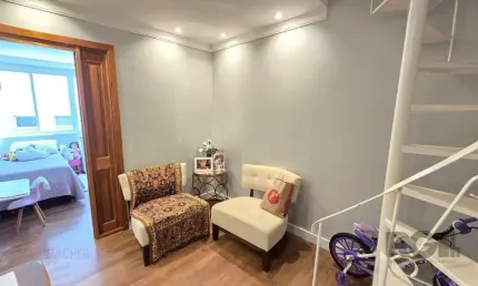 Cobertura de 90m² - 3 dormitórios, 2 banheiros, terraço com churrasqueira e 1 vaga de garagem no Bom Jesus