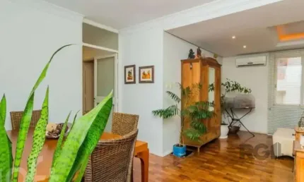 Apartamento com 3 quartos à venda na Rua Felipe Camarão, 259, Rio Branco, Porto Alegre